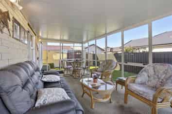 2/17 Nyoli Street, Papanui