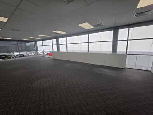 Bright & tidy ground floor office