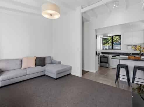 2/67A St Albans Street, Saint Albans