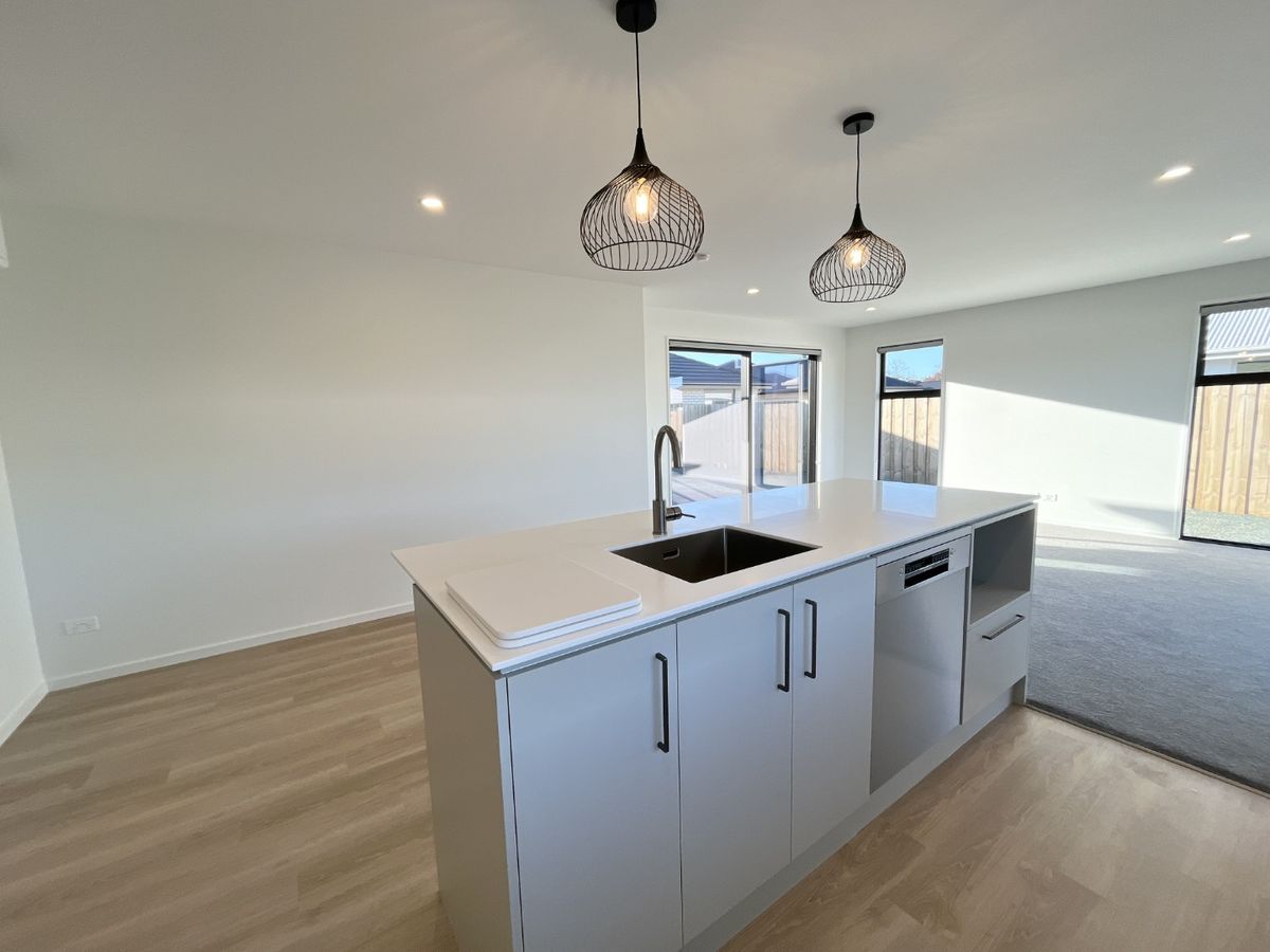 Brand new 4 bedroom home - Widok 6