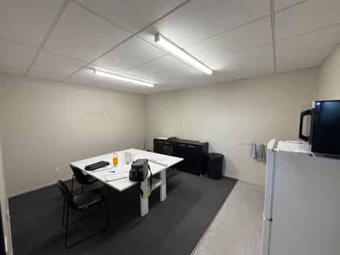 High-Profile Showroom/Warehouse on Taradale Road