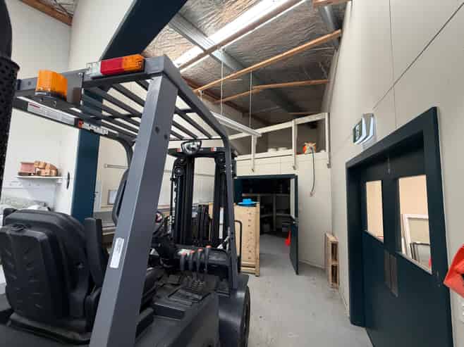High-Profile Showroom/Warehouse on Taradale Road