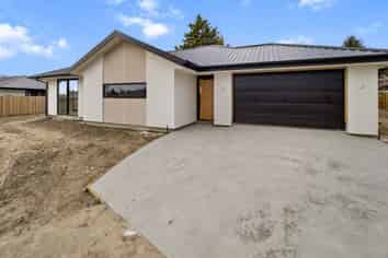 79 Geoff Geering Drive, Netherby