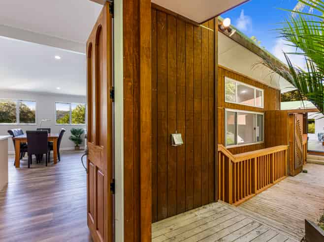 19 Te Aute Ridge Road, Bethells Beach
