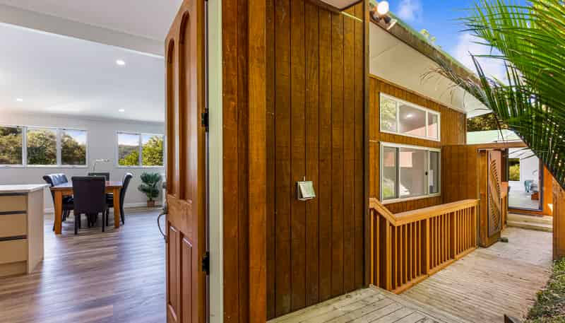 19 Te Aute Ridge Road, Bethells Beach