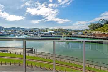 305/4 Reads Quay, Gisborne