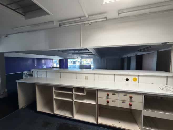 Large Space on Busy Heretaunga Street West