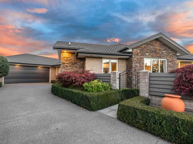 55 Brookwater Avenue, Northwood