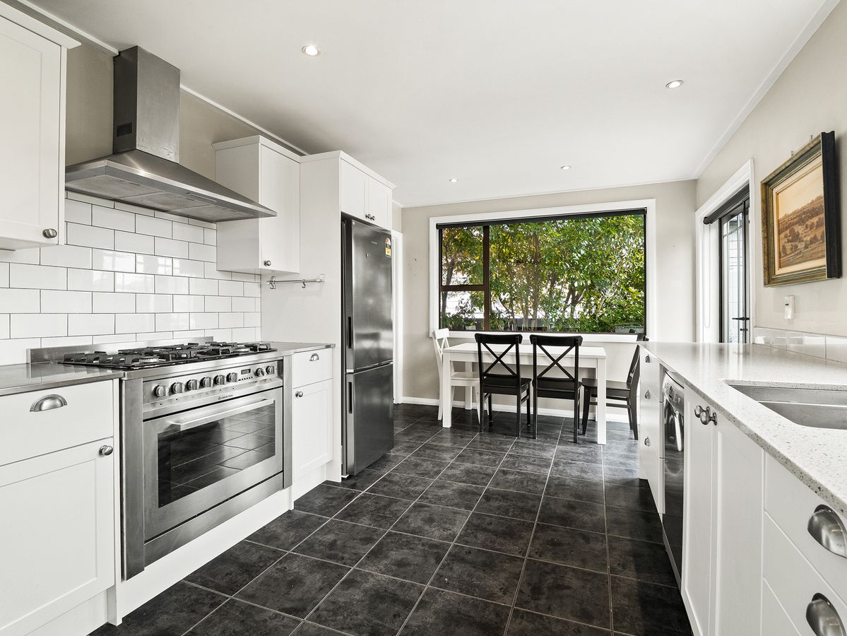 Overseas owner wants sold!, Saint Kilda