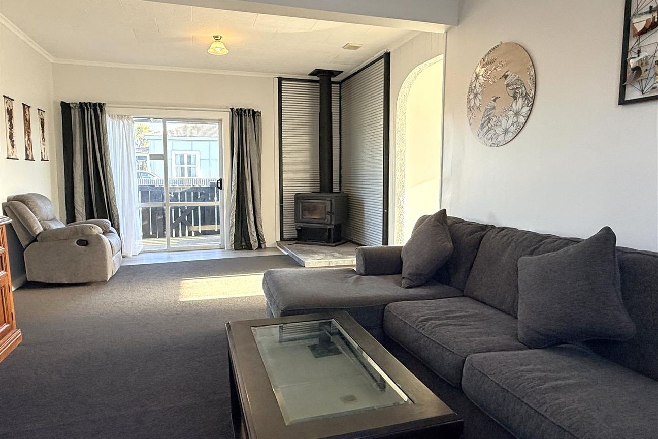 THE WORK IS DONE - JUST MOVE IN AND ENJOY - Więcej