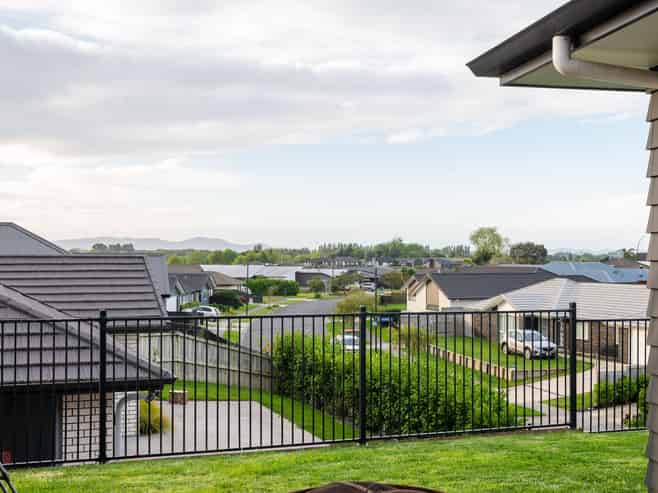 24 Drower Glen, Flagstaff