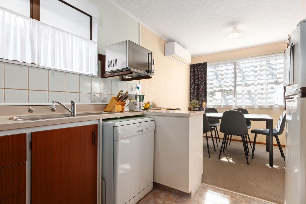Family Home With The Yard To Match! - Offer Now - Ansicht 5