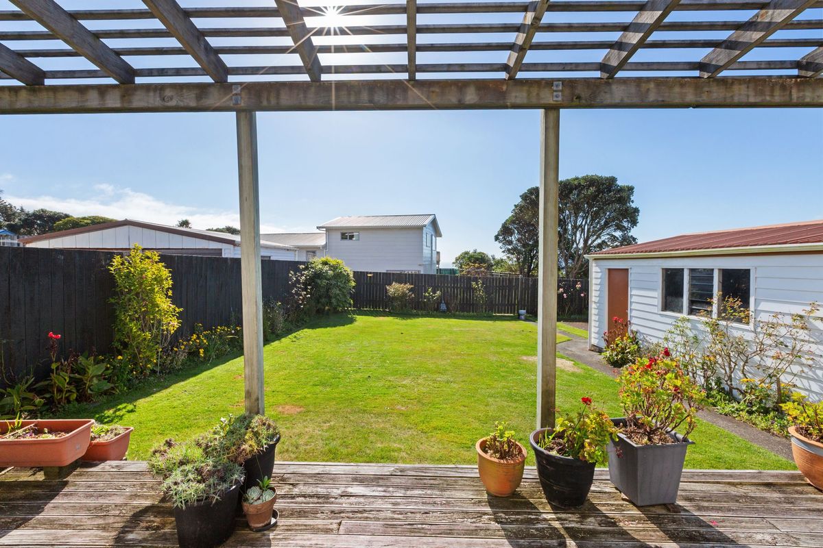 Family Home With The Yard To Match! - Offer Now - Ansicht 2