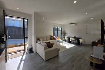 14a Riserra Drive, Ranui