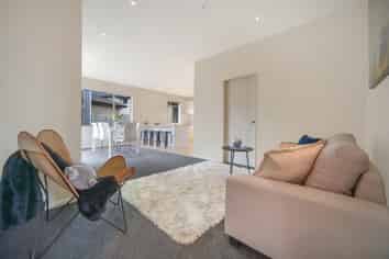 14 Helianthus Avenue, Flat Bush