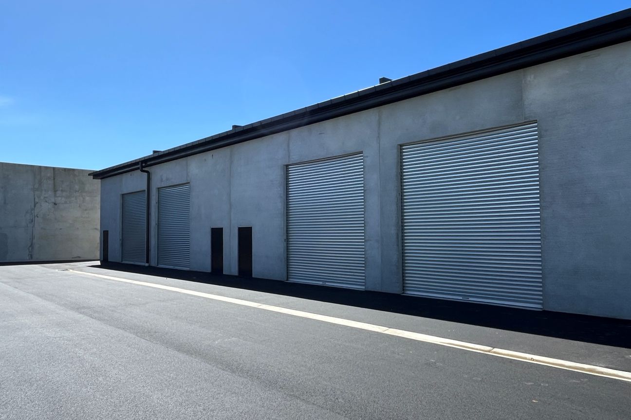 High Profile New Building - Flere
