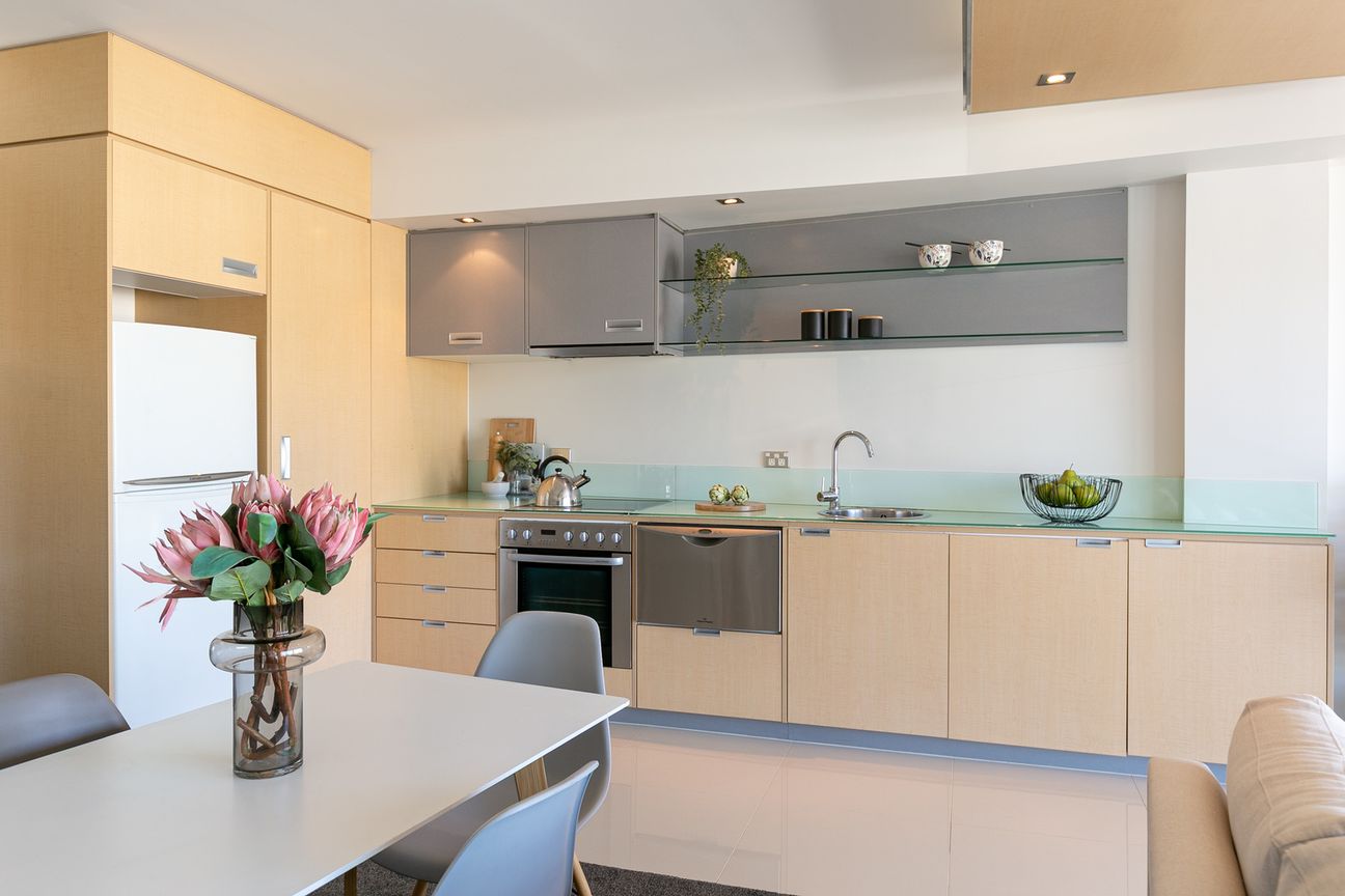 Elevated convenient City living at its Best! – další