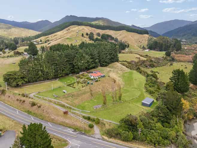 1712 State Highway 2, Kaitoke