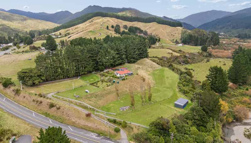 1712 State Highway 2, Kaitoke