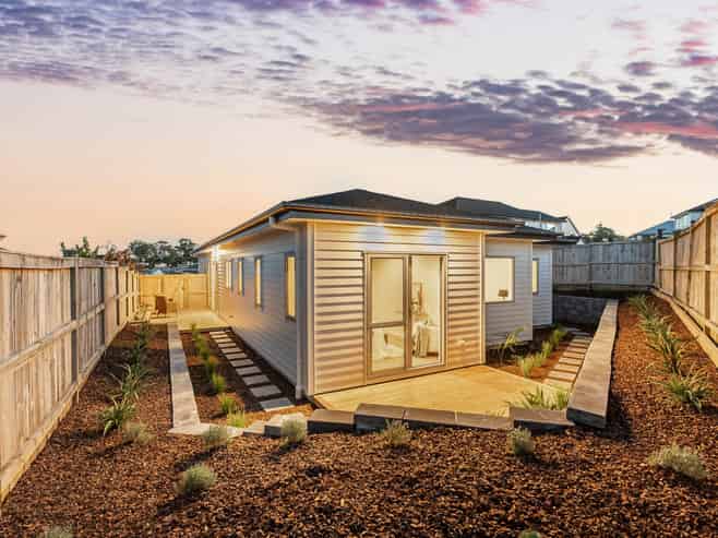 70 Taikura Avenue, Red Beach