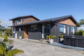 40 Bonar Drive, HOKITIKA
