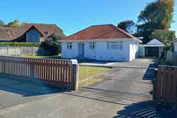 135 Park Road, West End