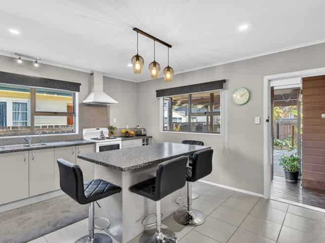2 Michael Avenue, Dinsdale