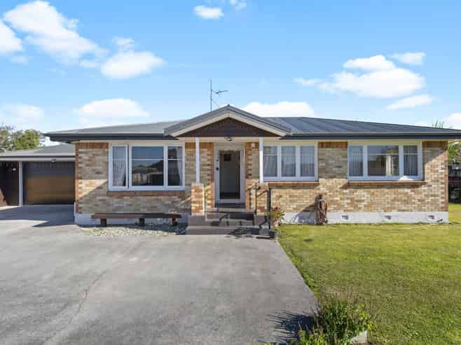2 Michael Avenue, Dinsdale