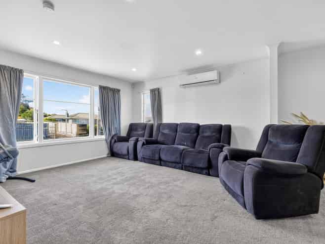 2 Michael Avenue, Dinsdale