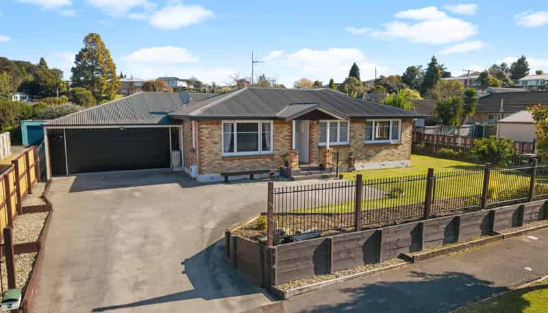 2 Michael Avenue, Dinsdale