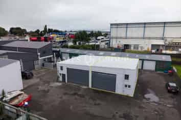 Refurbished 100m² Units on Great South Road