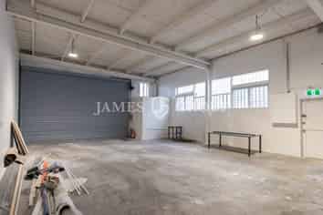 Refurbished 100m² Units on Great South Road