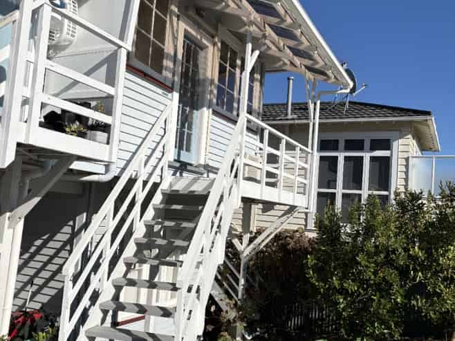4/13 Tennyson Street, Mount Eden