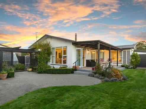 12 Petries Road, Woodend