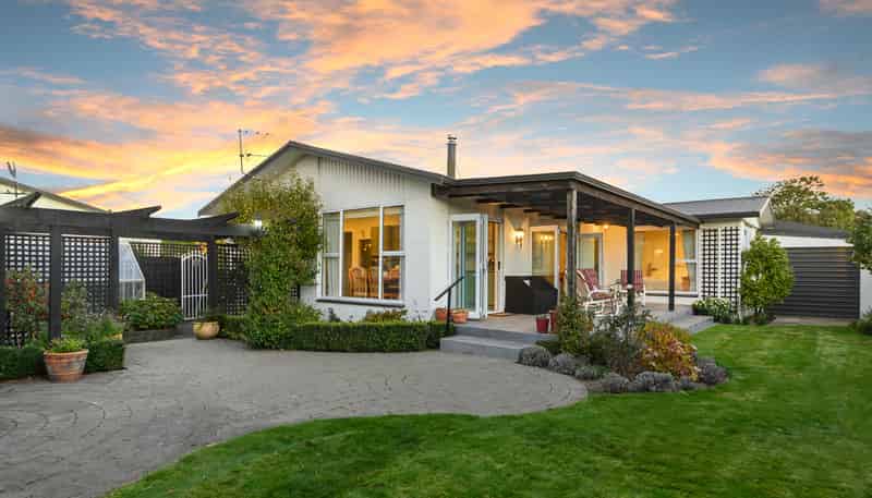 12 Petries Road, Woodend