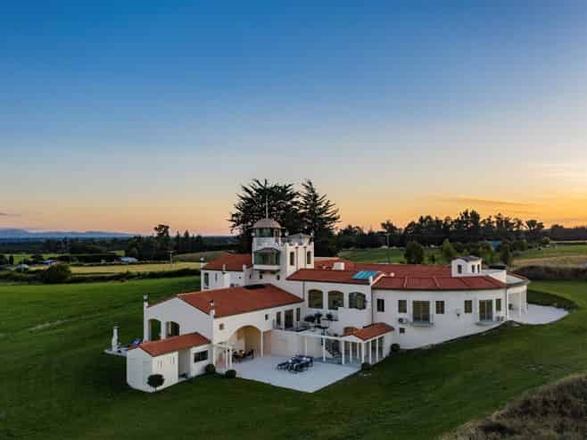 Bella Castello – Events Venue & Luxury Retreat For Lease