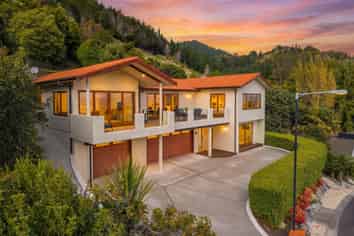22 Hillplough Heights, Richmond