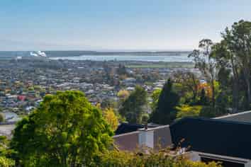 22 Hillplough Heights, Richmond
