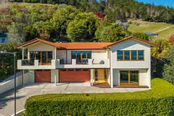 22 Hillplough Heights, Richmond