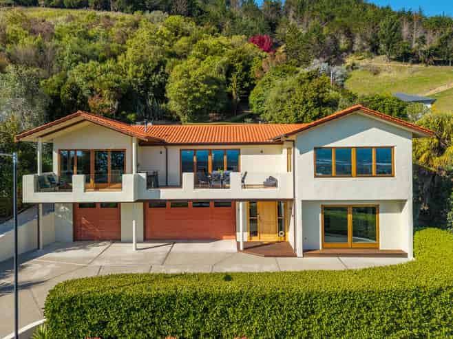 22 Hillplough Heights, Richmond