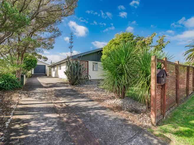 21 Chums Road, Paraparaumu Beach