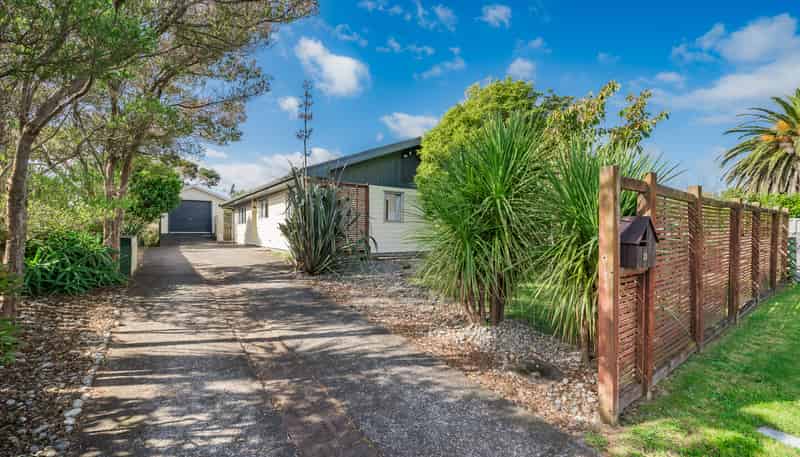 21 Chums Road, Paraparaumu Beach