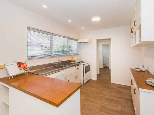 21 Chums Road, Paraparaumu Beach