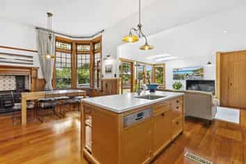 11 Trelissick Crescent, Ngaio