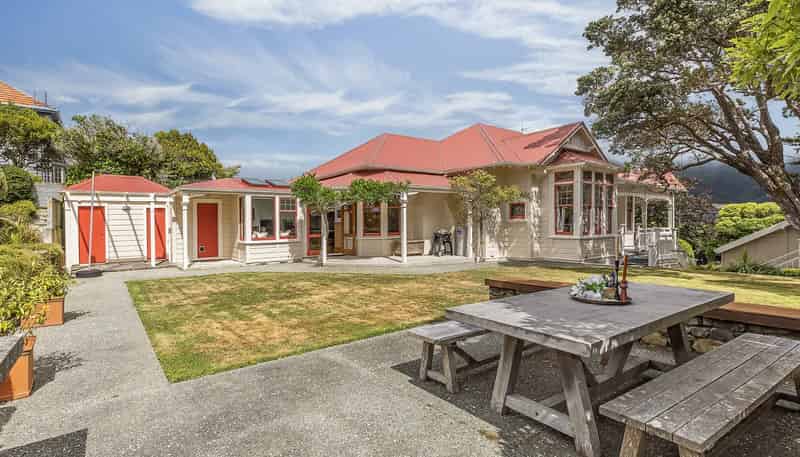 11 Trelissick Crescent, Ngaio