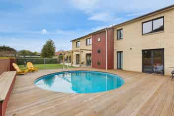 32 Rockhaven, Albert Town