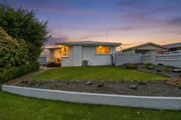 22 Orwell Crescent, NEWFIELD