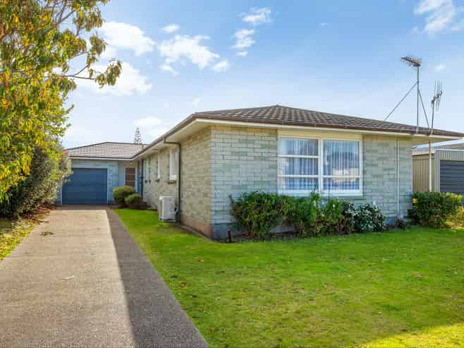 11 Anthony Grove, Paraparaumu Beach