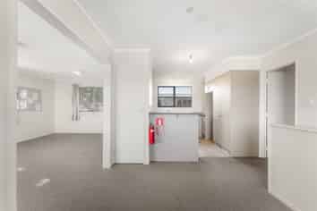 16 Lagoon Place, Poike