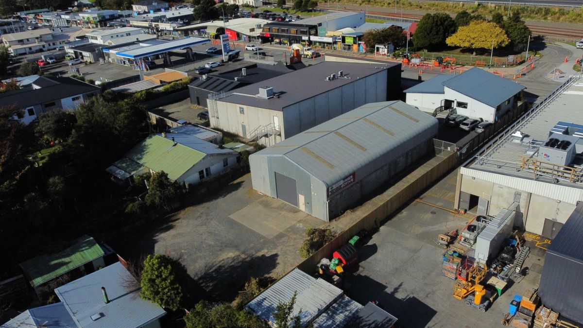 Workshop on Otaki Main Strip - Widok 4